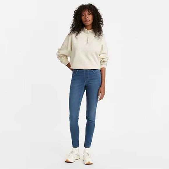 LEVI’S Women’s Shaping Denim Leggings Light Wash Size 29 EUC $60 MSRP